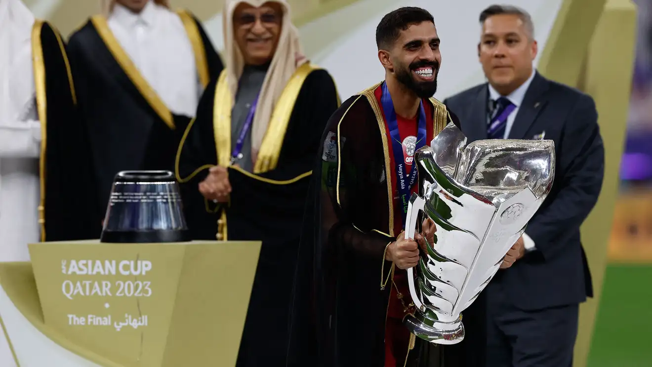 النجم القطري حسن الهيدوس يعود من الاعتزال لإحياء آمال “العنابي”