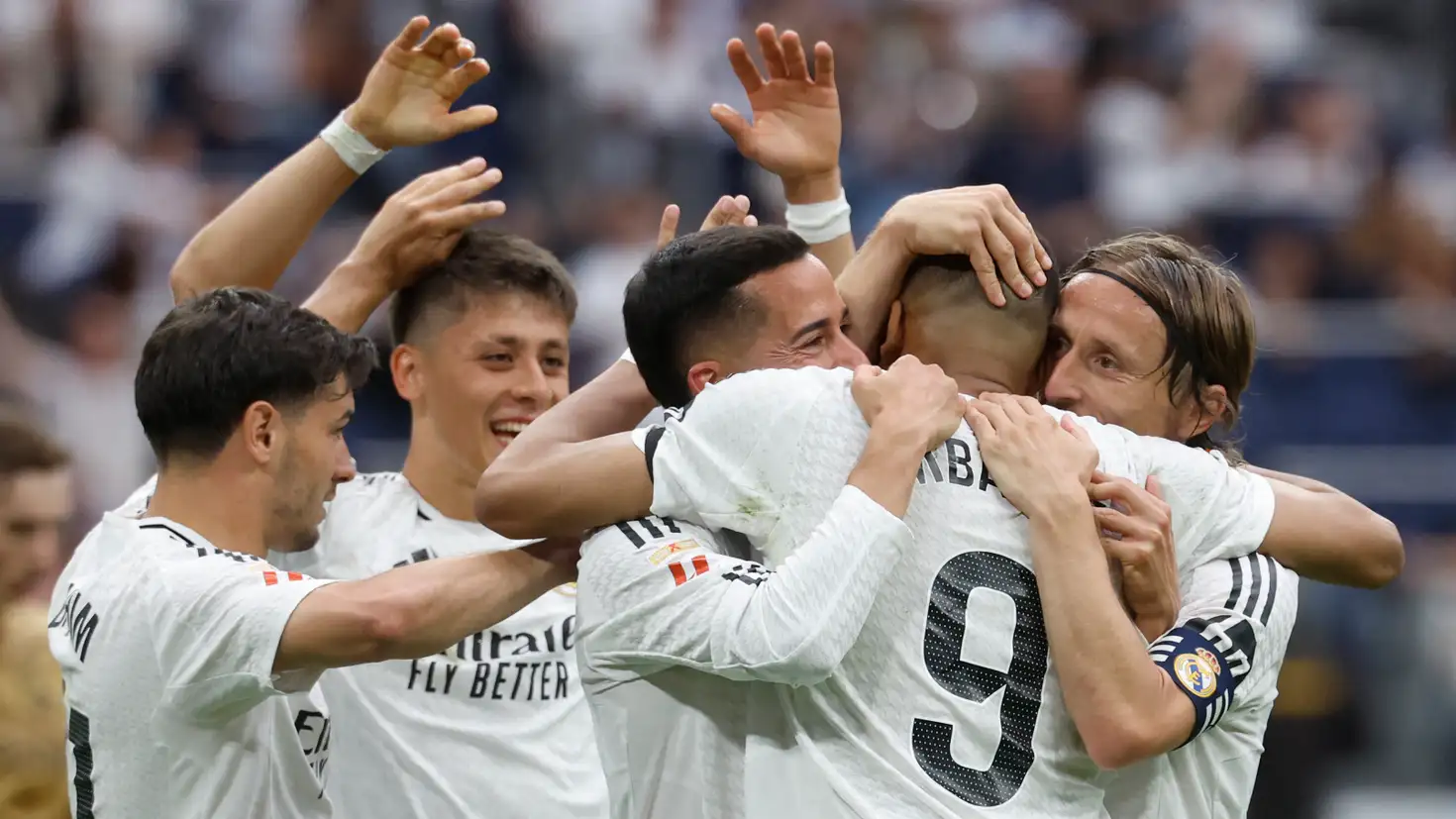 ريال مدريد يراهن على صفقاته الجديدة أمام الهلال السعودي