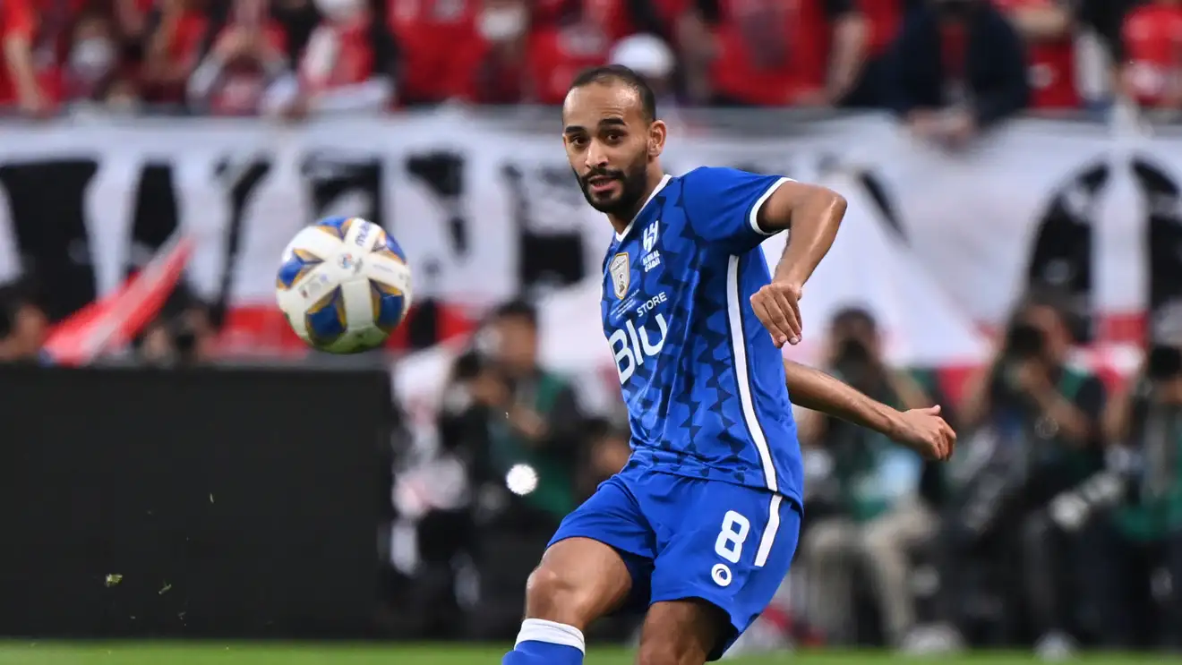 الركبة تُجبر السعودي عبدالله عطيف على الاعتزال