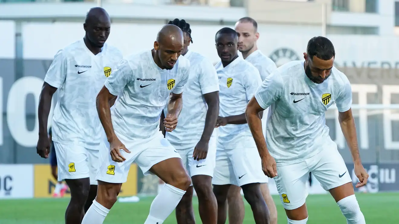 هاتريك بنزيما يقود الاتحاد السعودي لاكتساح الأخدود بخماسية