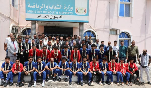 وزارة الشباب والرياضة تكرّم منتخب اليمن للشباب “وصيف” بطل كاس الخليج الأولى لكرة القدم