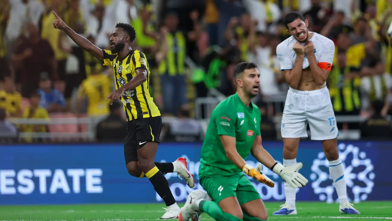 مدرب الفتح بعد الخسارة أمام الاتحاد: خطأ حكم الفيديو لا يمكن قبوله !