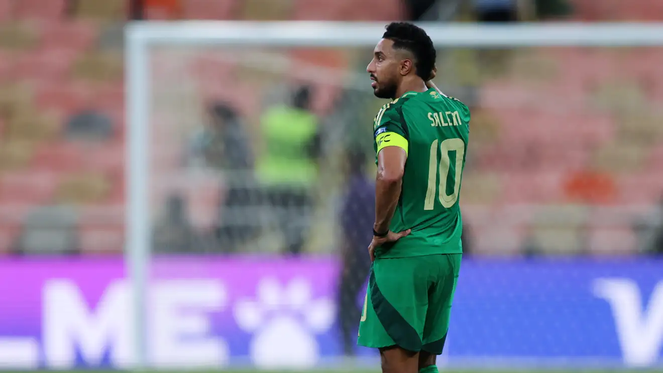 سالم الدوسري.. ساحر الهلال يفقد بريقه مع السعودية