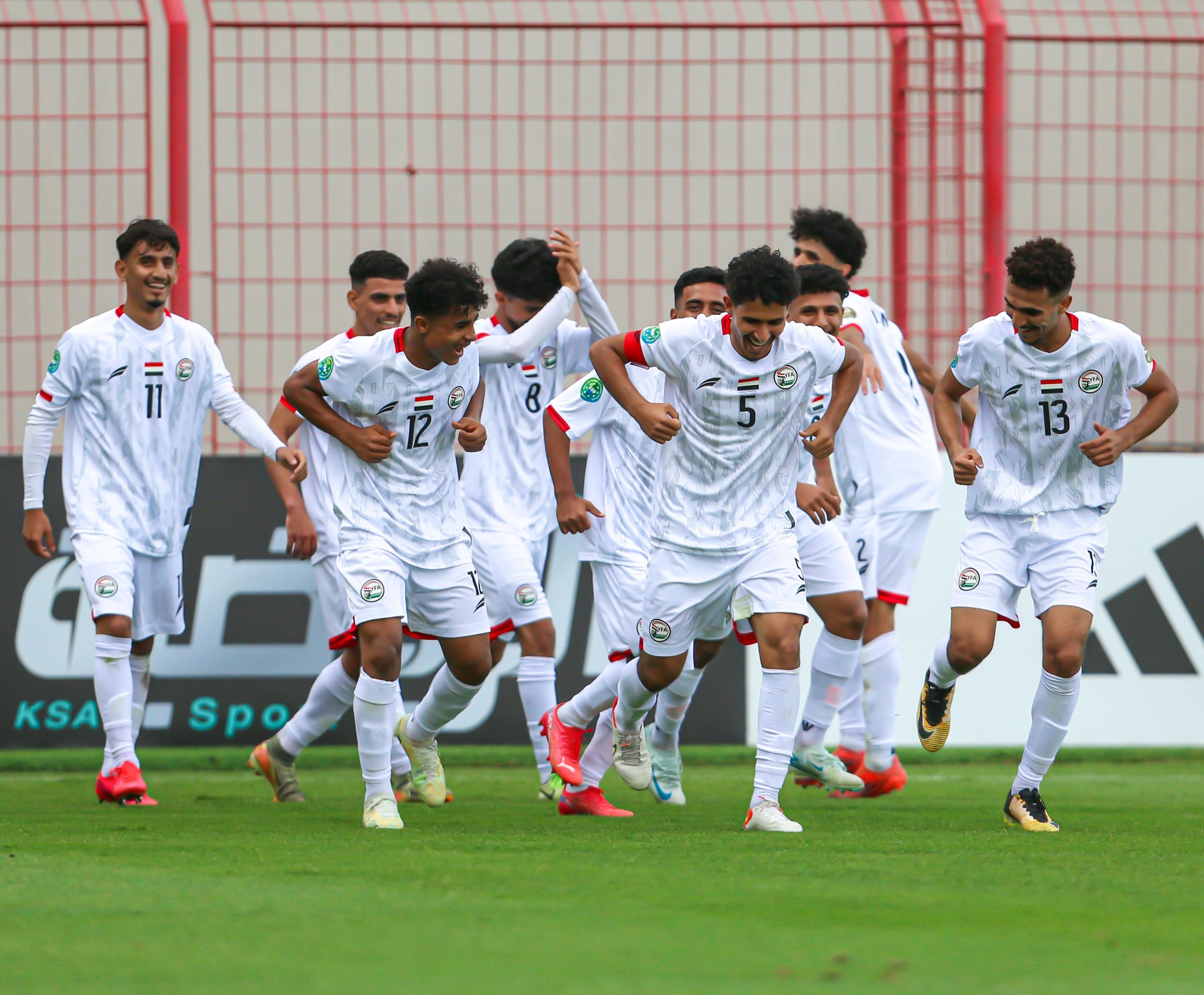 بجدارة واستحقاق..منتخب اليمن للشباب يخطف بطاقة التأهل للمربع الذهبي في بطولة كأس الخليج