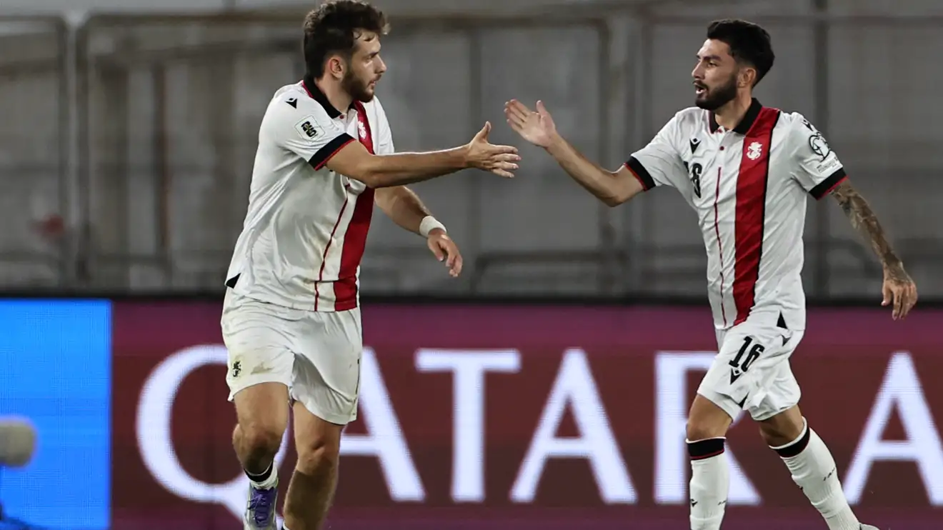 كفاراتسخيليا يقود جورجيا لفوزها الأول بتصفيات المونديال