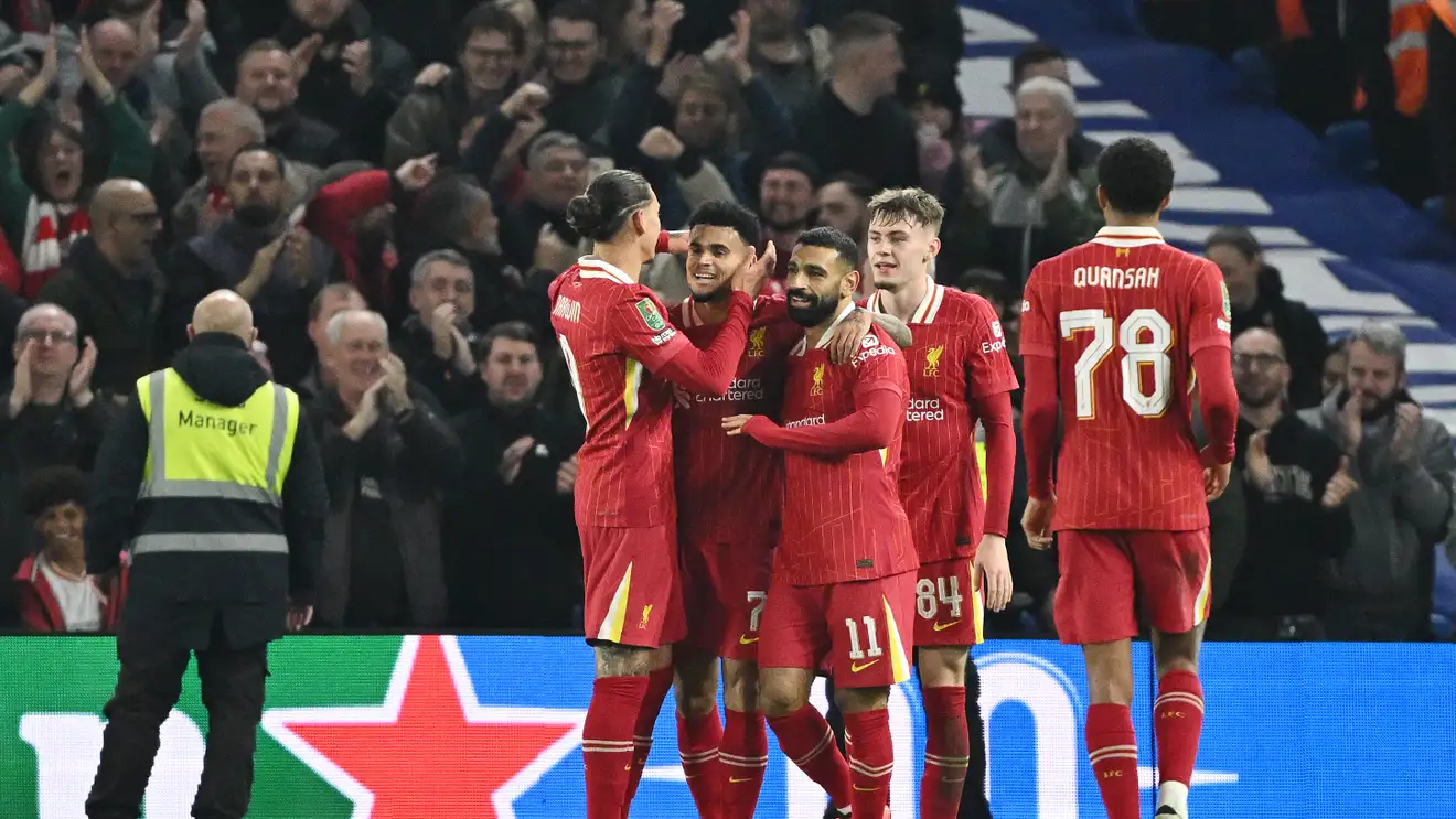 بسبب إيزاك وفيرتز.. محمد صلاح يدافع عن نونيز ودياز
