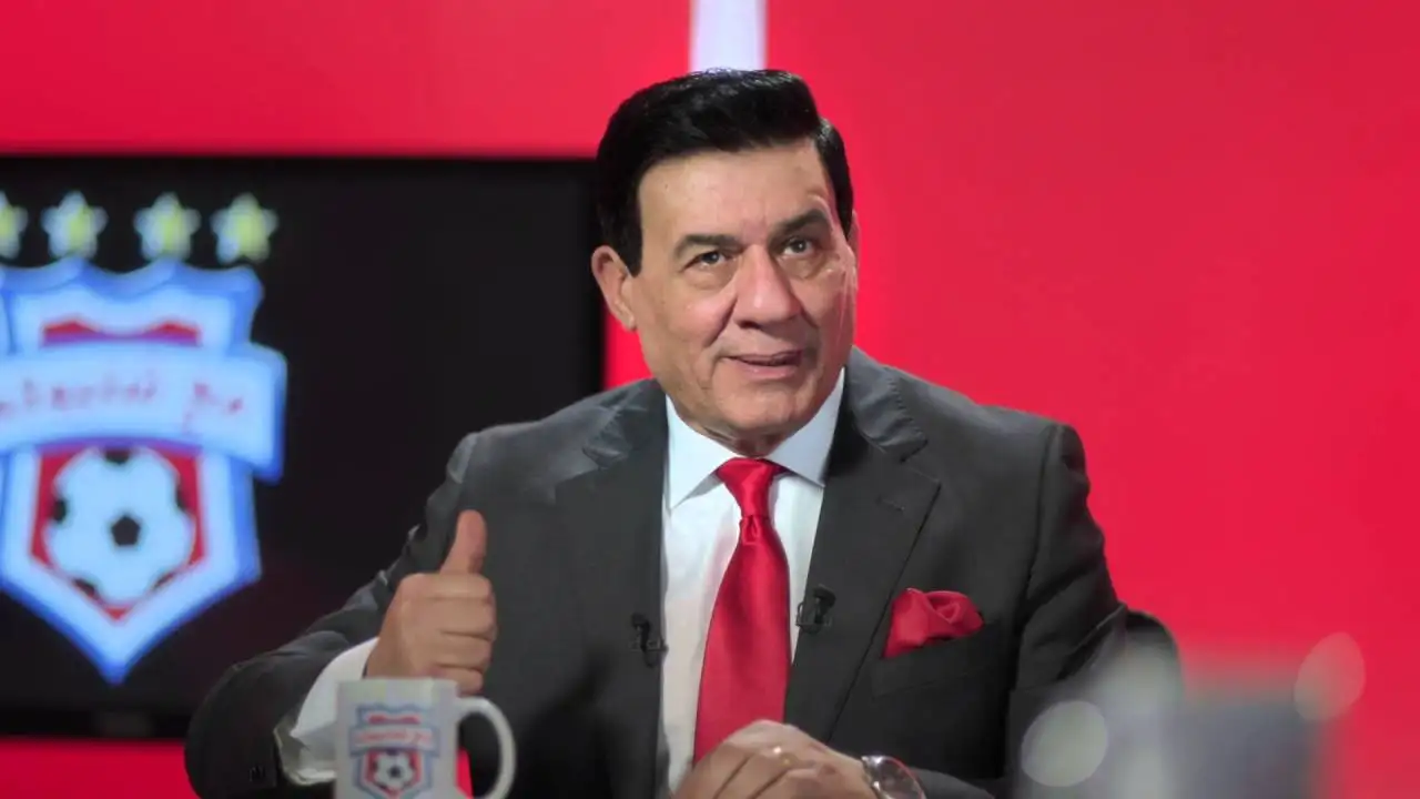 الأهلي المصري يشكو مدحت شلبي بعد هجومه على محمود الخطيب
