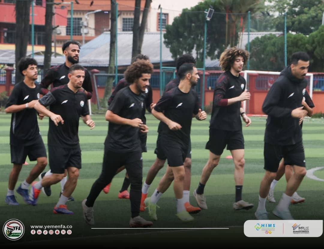 المنتخب اليمني الأول يكثّف استعداداته في ماليزيا لمواجهة بروناي في تصفيات آسيا