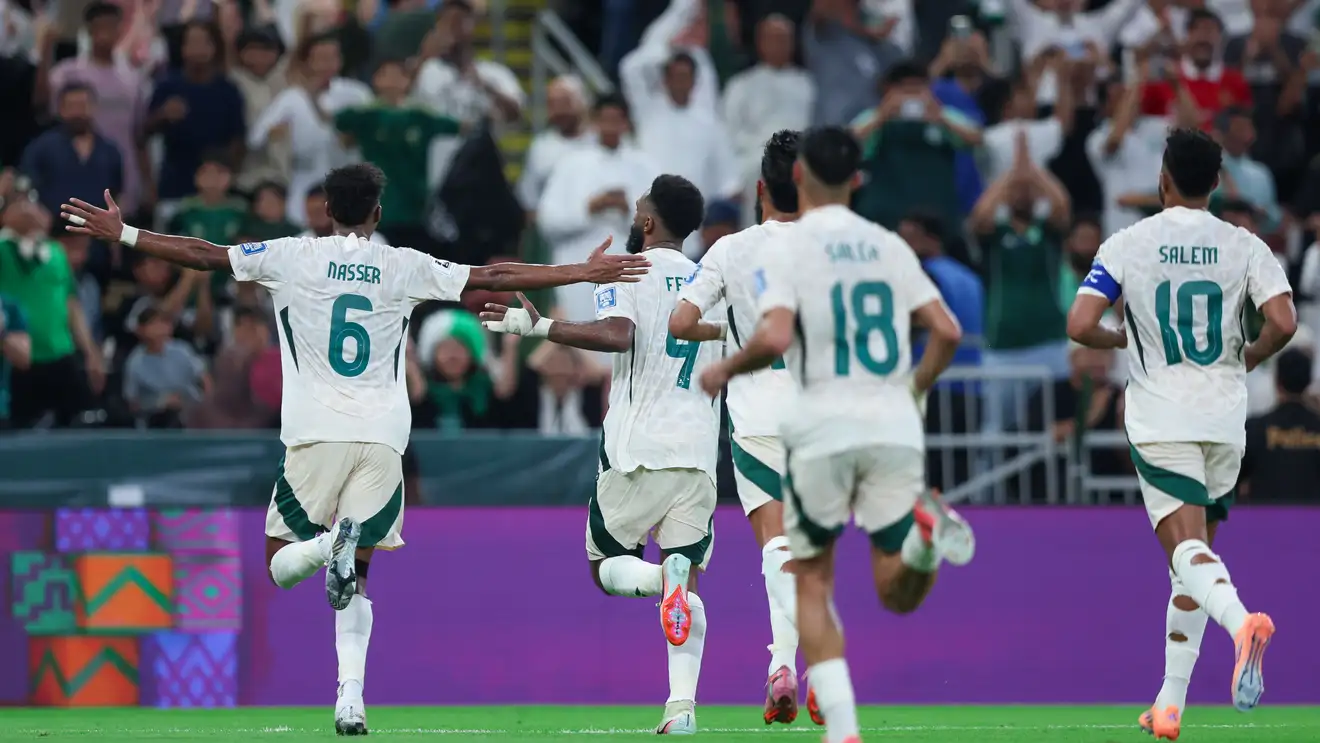المنتخب السعودي يضع قدمًا في مونديال 2026 بفوز مثير على إندونيسيا