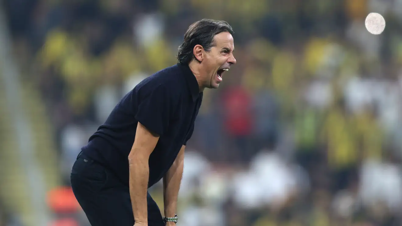 إنزاجي يكافئ لاعبي الهلال بعد الفوز بالكلاسيكو