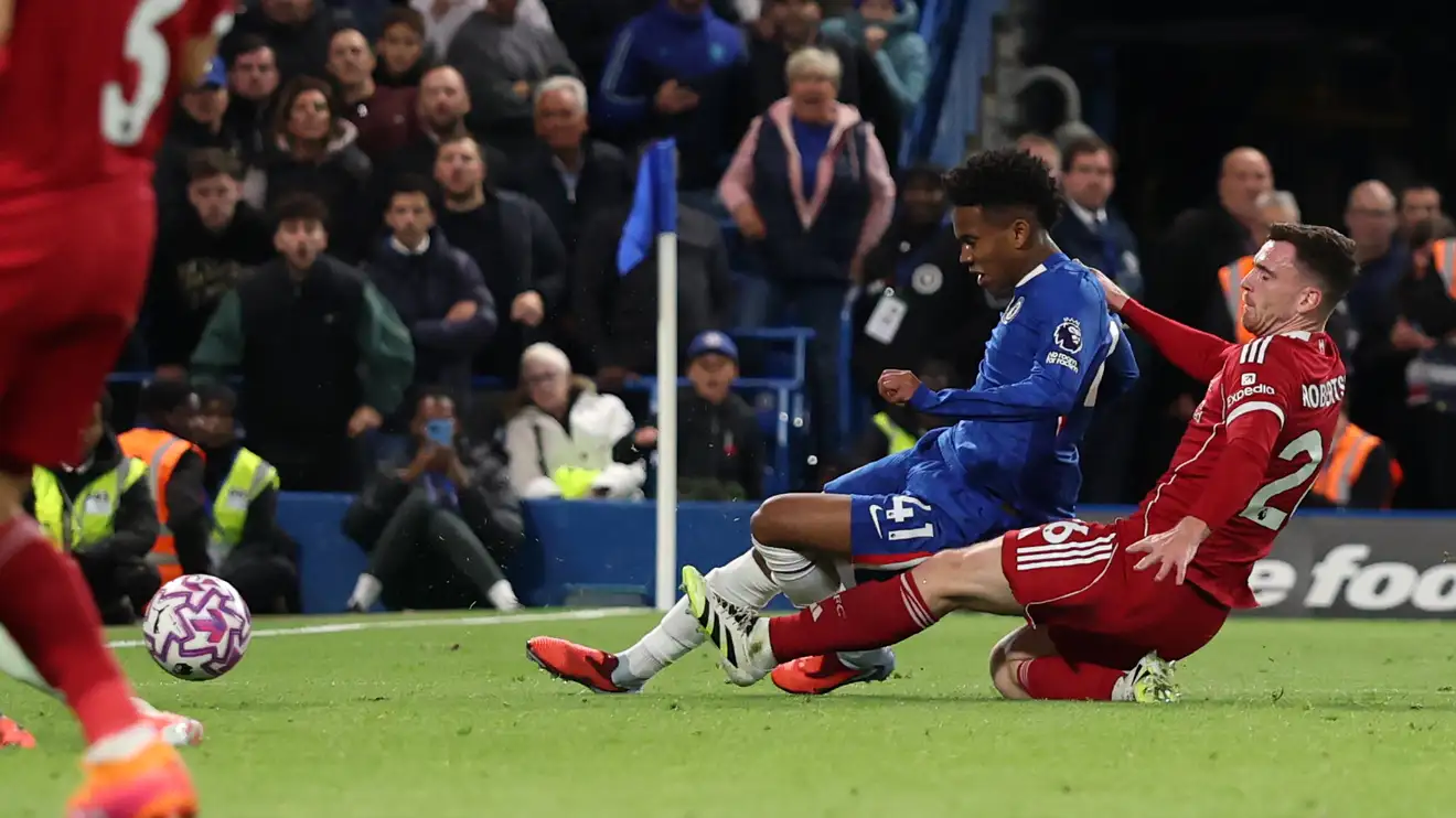 تشيلسي يصعق ليفربول بهدف برازيلي قاتل