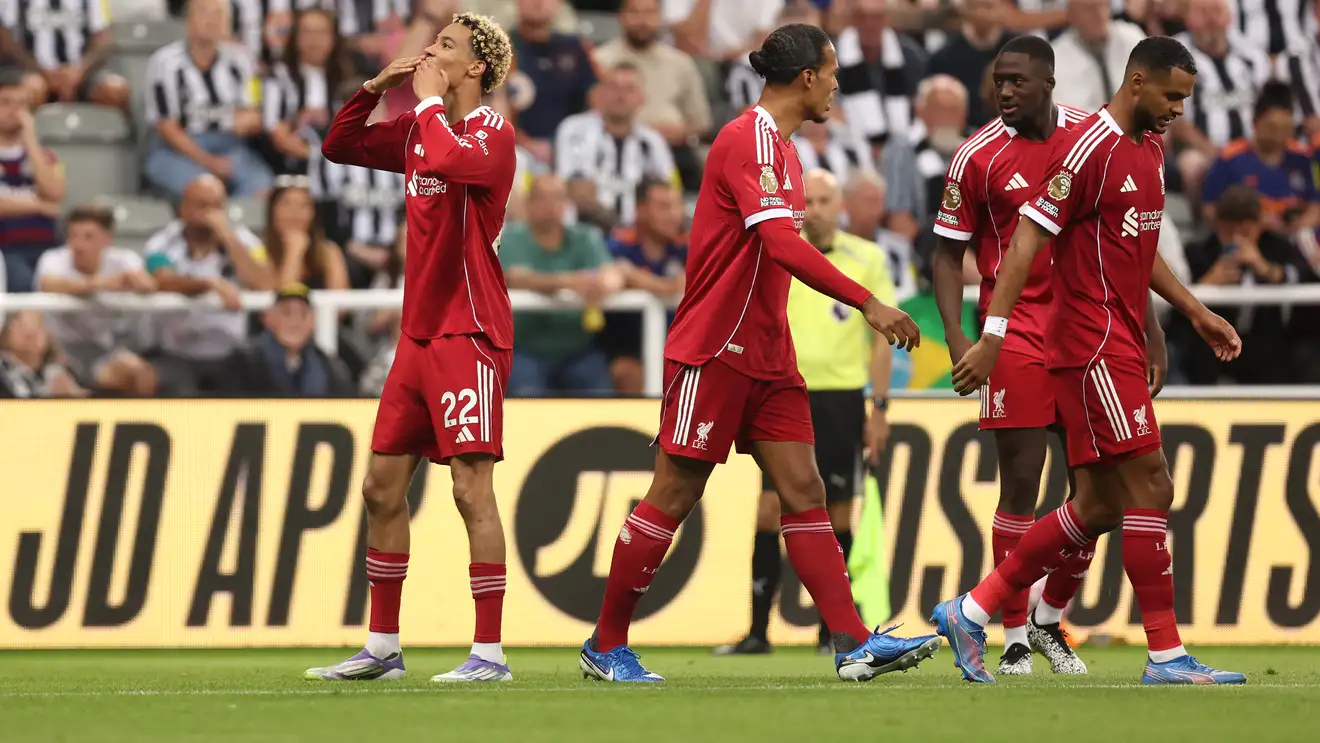 ليفربول ينشد العودة لطريق الانتصارات من بوابة مانشستر يونايتد