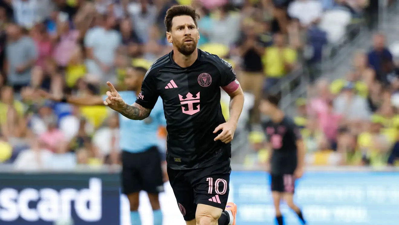 هاتريك تاريخي.. ميسي يحصد أول حذاء ذهبي في الدوري الأمريكي