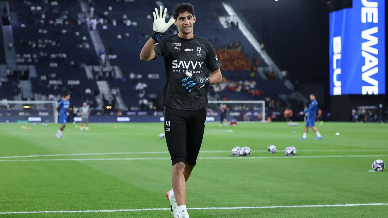 رسميًا..الحارس المغربي ياسين يونو يمدد بقاءه في الهلال السعودي