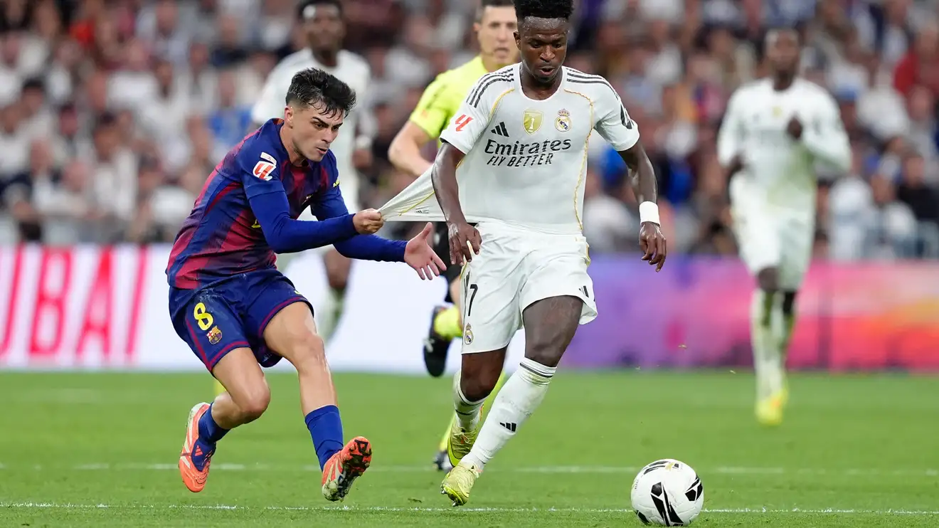 ريال مدريد يجمد مفاوضات تجديد عقد البرازيلي فينيسيوس