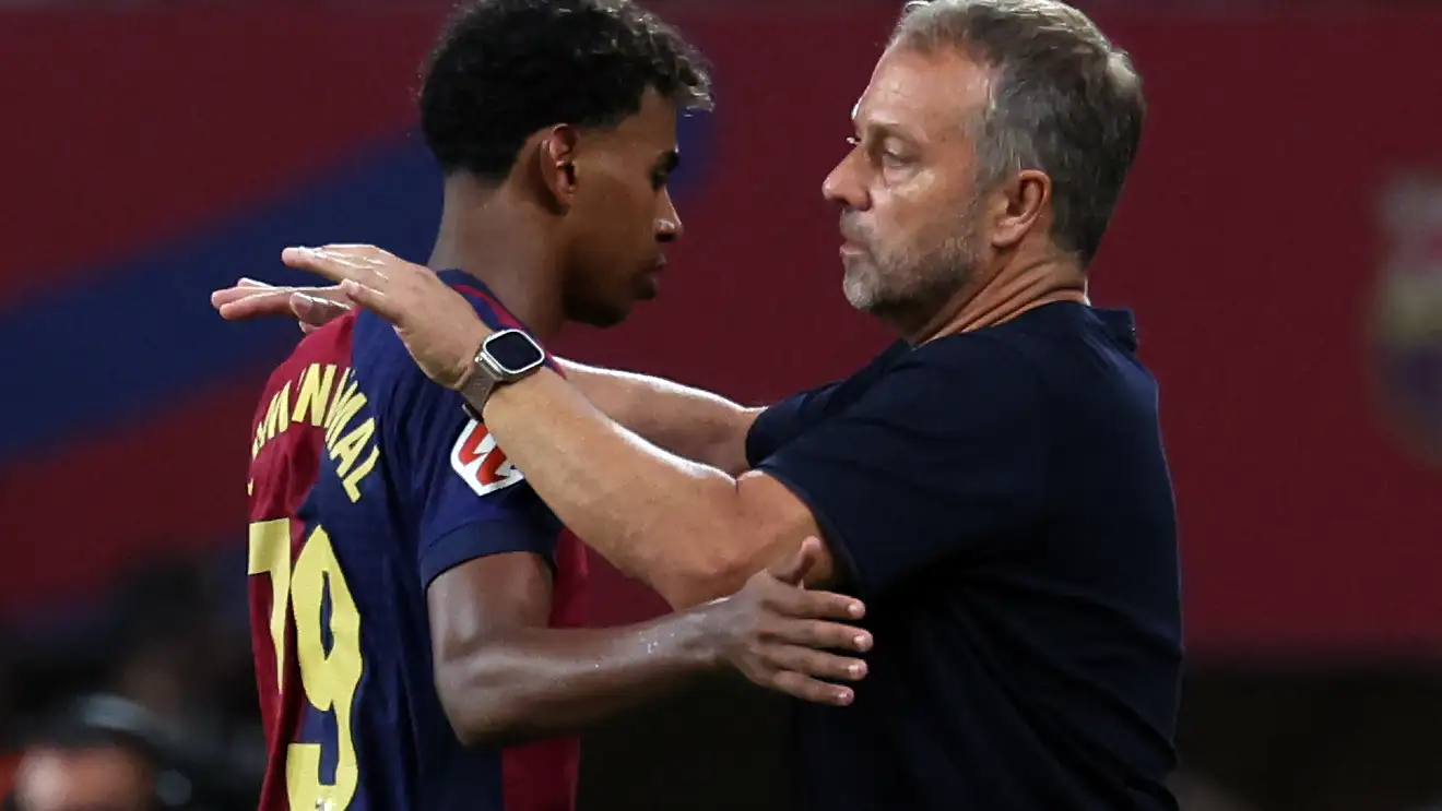 يامال يفجر غرفة لاعبي برشلونة..واجتماع حاد مع وكيله