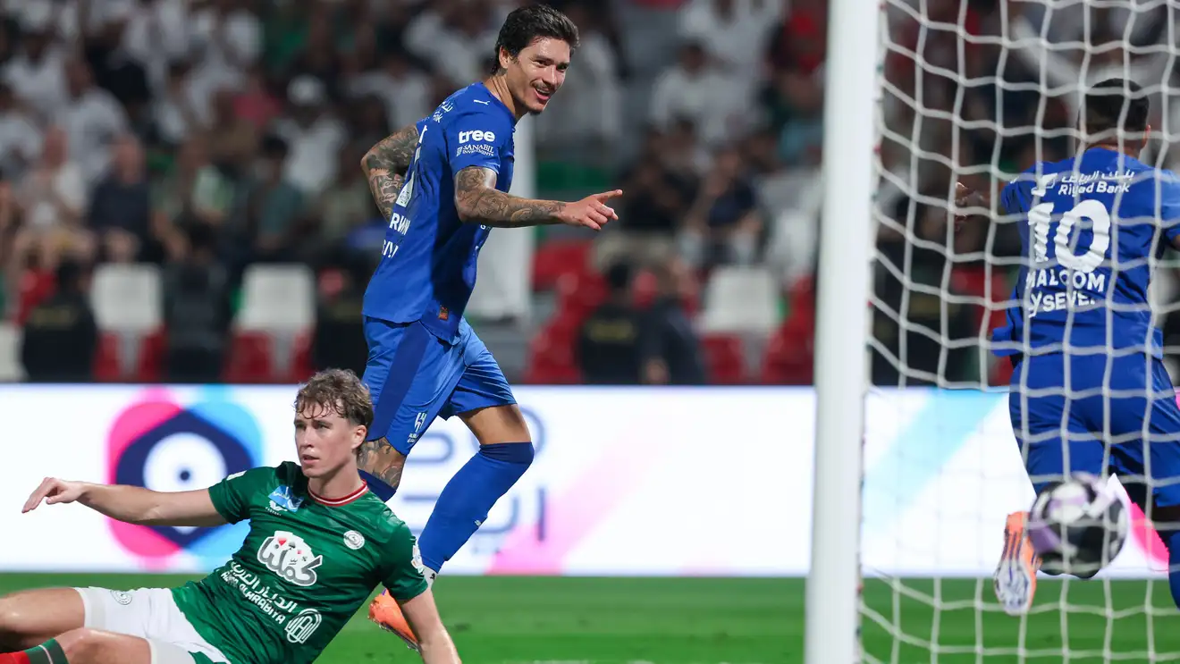 الهلال يمزق شباك الاتفاق.. ويتقدم للوصافة في دوري روشن السعودي للمحترفين
