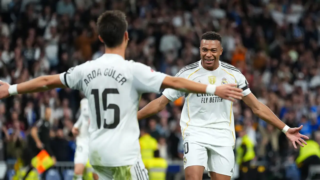 ريال مدريد يسحق فالنسيا برباعية في عرض كروي ممتع