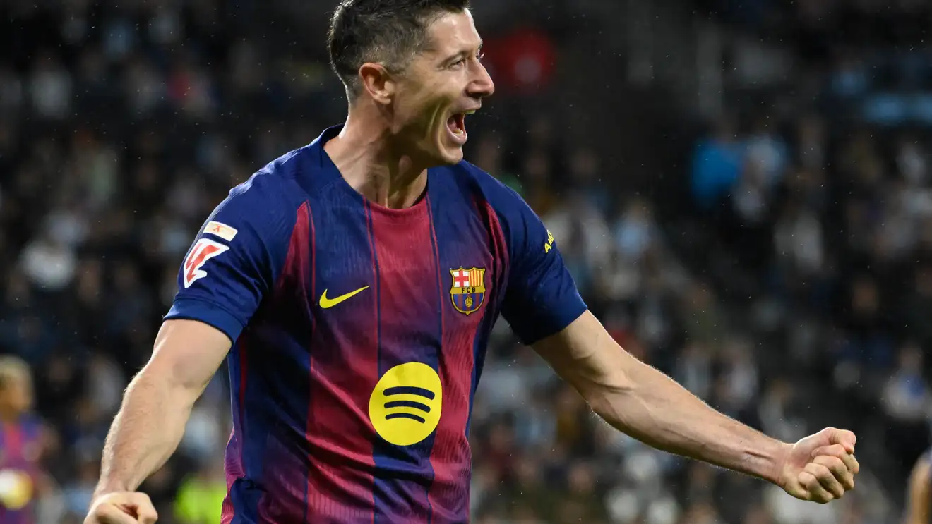 هل يرحل ليفاندوفسكي أم يعتزل؟.. نجم برشلونة يتخذ قراره