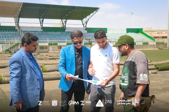 معاوية والشاذلي يدشنان مشروع تأهيل ملعب نادي وحدة عدن بالعشب الصناعي الجديد