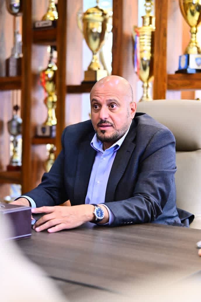 رئيس مجلس إدارة نادي وحدة صنعاء أمين جمعان يبارك لنادي اتحاد حضرموت صعوده لـ “دوري الأضواء”