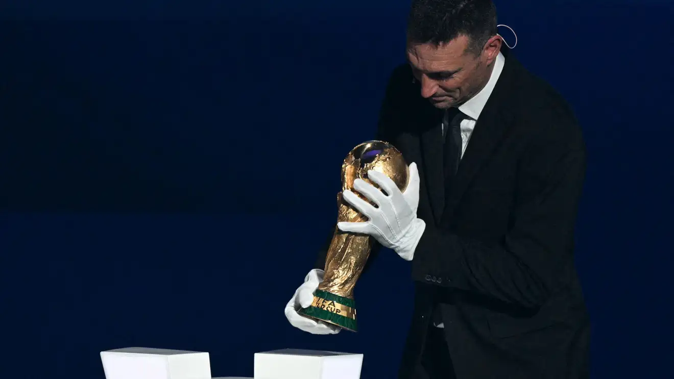 مدرب منتخب الارجنتين مستعيدًا الذكريات: شعرنا بأن مباراة فرنسا ستنتهي بشكل سيئ