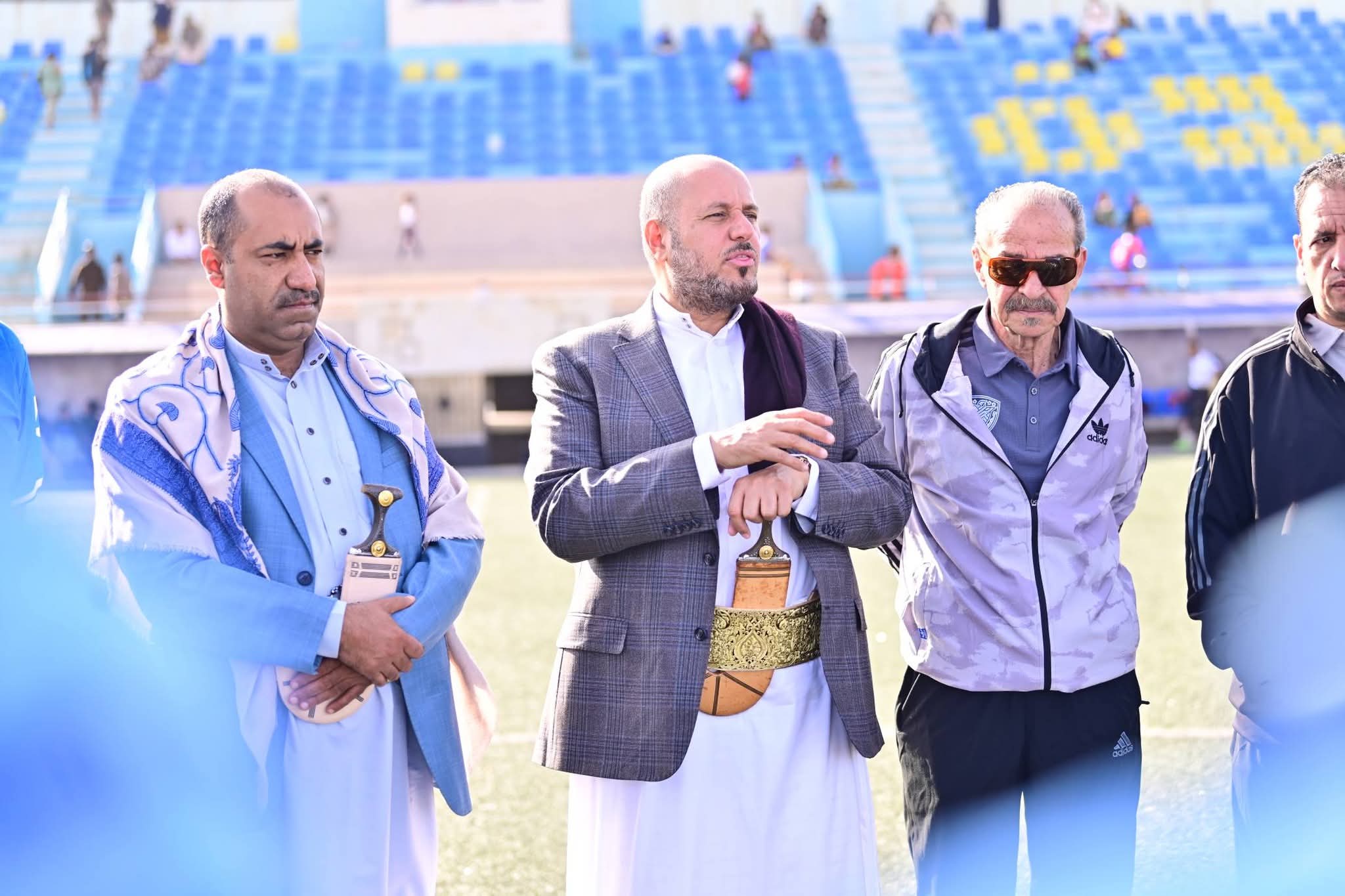 رئيس مجلس إدارة نادي الوحدة صنعاء يزور تدريب الفريق الأول ويؤكد : لا تراجع للخلف.. والشباب هم رهاننا لاستعادة الأمجاد