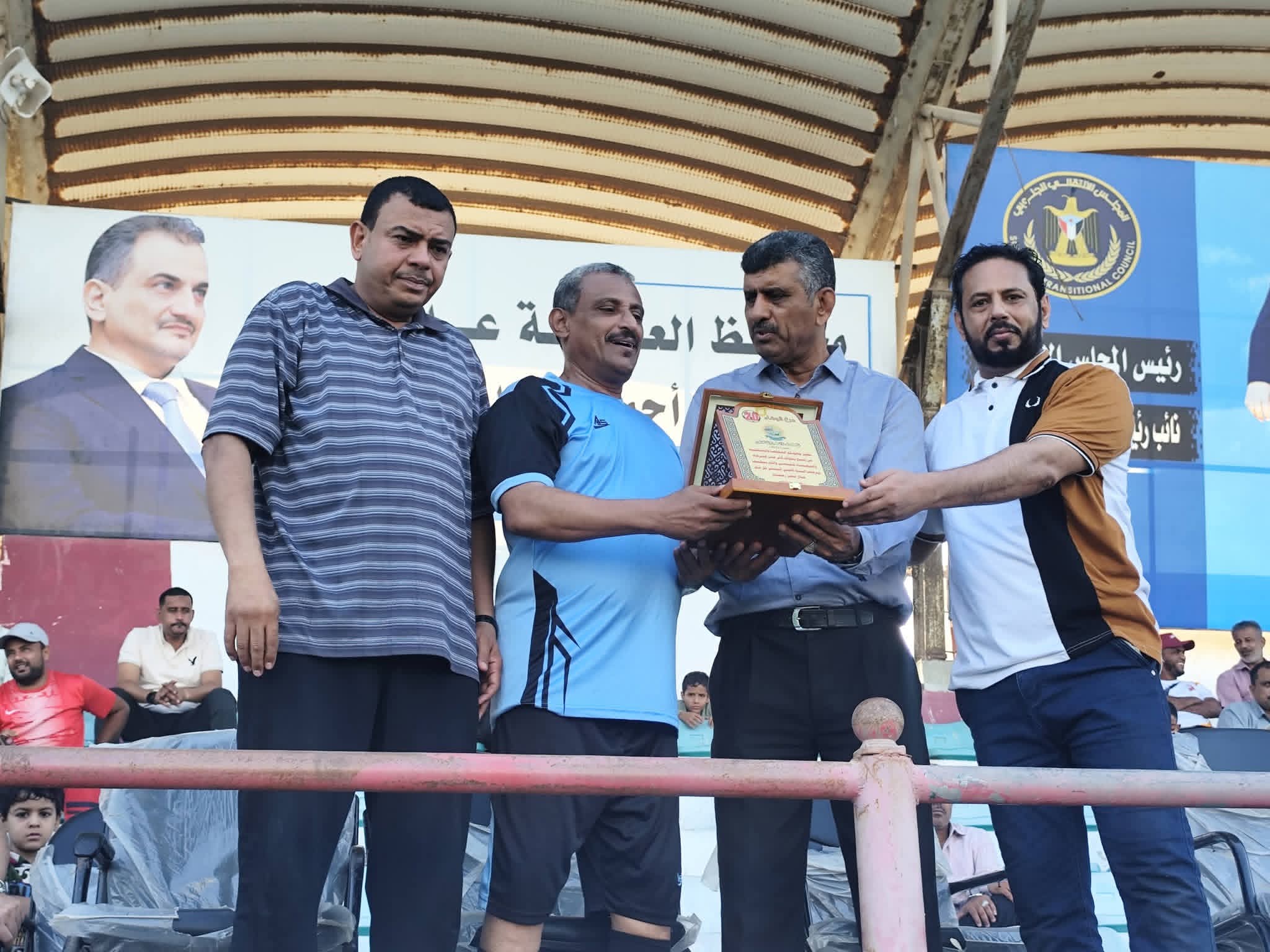 الصندوق والطيران يتاهلان للدور الثاني في بطولة المؤسسات والشركات للكرة الخماسية بعدن